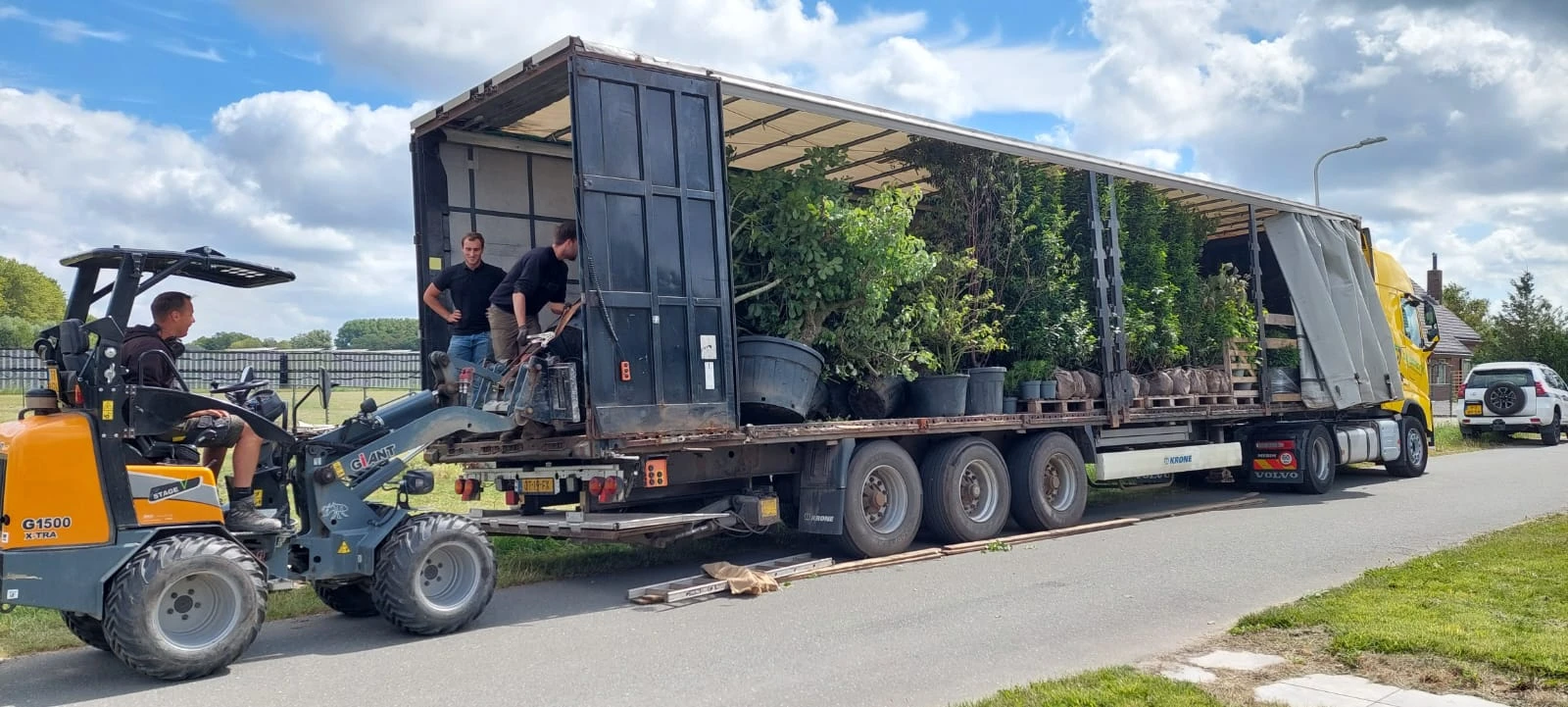 Werkwijze Aanleg foto 1 trailer met heel veel groen en prachtige lucht